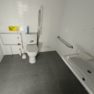 Продажа помещения с арендаторами в новом доме 