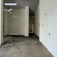 Продажа помещения с арендаторами в новом доме 