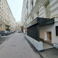 Продажа торгового помещения с арендатором на Тверской