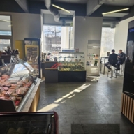 Продажа торгового помещения с арендаторами 