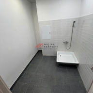 Продажа торгового помещения в новом доме 