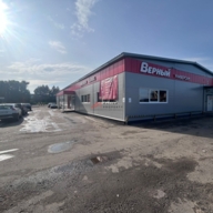 Продажа торгового здания с супермаркетом Верный