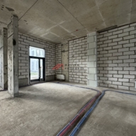 Продажа торгового помещения в жилом комплексе 8 Клёнов