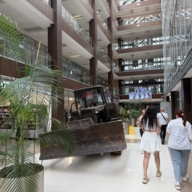 Продажа торгового помещения в БЦ "Омега Плаза"