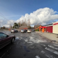 Продажа торгового здания с супермаркетом Верный