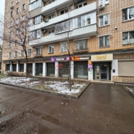 Продажа торгового помещения с арендаторами на Тульской