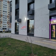 Продажа торгового помещения с арендатором "Винлаб" 