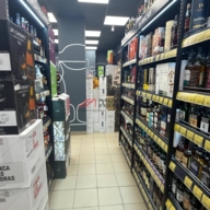 Продажа торгового помещения с арендатором "Винлаб" 