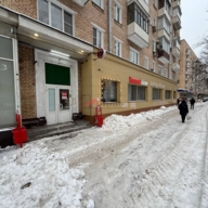 Продажа помещения с арендатором на Люсиновской улице 