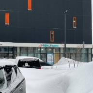 Продажа помещения с арендатором Мама я плыву 