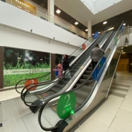 Продажа двух торгово-офисных центров в поселке "Малаховское озеро" 