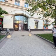 Продажа нежилого помещения с арендаторами 