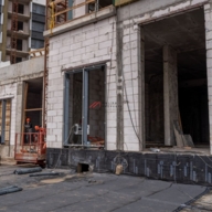 Продажа помещения с арендаторами в ЖК "1-й Саларьевский" 