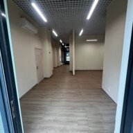 Аренда торгового помещения в новом доме 