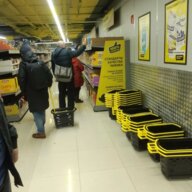 Продажа помещения с арендатором магазин "Чижик" на Адмирала Руднева