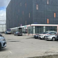 Продажа торгового помещения в здании паркинга 