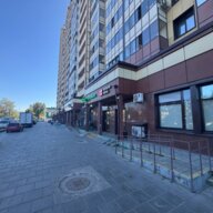 Продажа помещения с арендатором Четыре Лапы