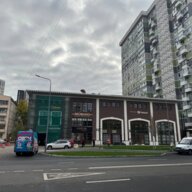 Продажа торгово-офисного центра на выходе из метро