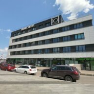 Продажа торгового помещения в бизнес-центре "10"