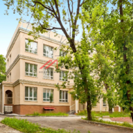 Офисное здание в аренду на Капельском переулке	